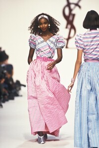 1143213088_YvesSaintLaurent1992WomenRTW149.thumb.jpg.229fe38353c474c00b2e8b42c463b330.jpg