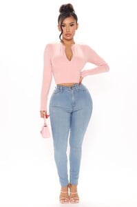 12-08-20Studio2_RT_SD_11-20-40_22_TB8010_Pink_11994_WG_1414x2121.jpg