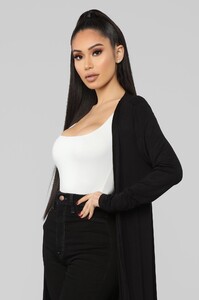 12-12-18_Studio_2_OD_13-13-25_AY31166L_Black0488_CROP_AJ_1414x2121.jpg