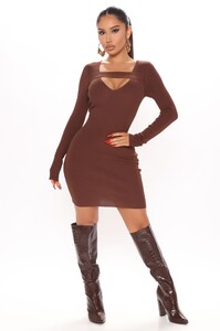 12-14-20Studio2_RT_SD_11-35-00_45_E684_Chocolate_14846_WG_1414x2121.jpg