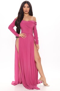 12-23-20Studio2_MS_R_11-53-35_14_AD8345_Magenta_4435_JK_1414x2121.jpg