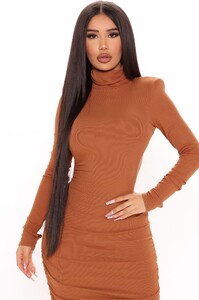 12-28-20Studio2_PA_SD_15-33-23_49_D10373_Cognac_5621_RA_1414x2121.jpg