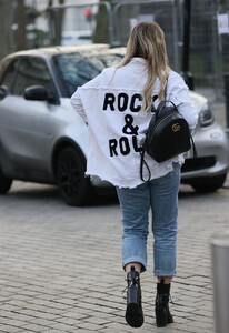        wel080121BZNimage110.jpg
