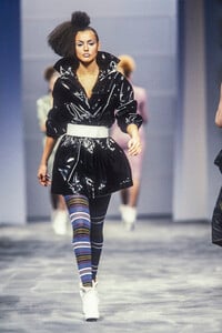 1228613633_MissoniFall19951.thumb.jpg.f084aa823675f357f20e269f34ad1a9e.jpg