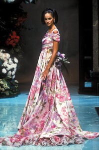 1230599441_ChristianDior1996HauteCouture133.thumb.jpg.5b6a57c7af53936e6141c785ee7d61ee.jpg