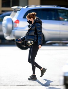        zoe040121BZNimage108.jpg