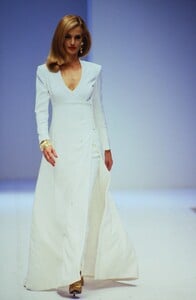 1260388409_gianfranco-ferre-fw-1992(3).thumb.jpg.d3342f501fc75fff6c5f593027b3ab4e.jpg