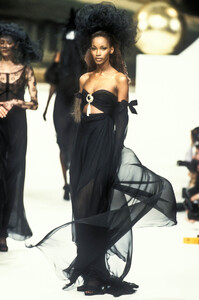 126439629_ChanelCoutureSpring199411.thumb.jpg.1967a705786dfddde1e780a8e638b3dd.jpg