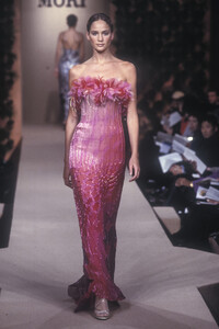 1281882708_HanaeMori1999HauteCouture57.thumb.jpg.e2bf5851bf82b1572f5a4a4ae837a3e1.jpg