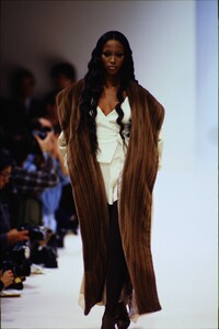 1378721408_naomi-campbell(3).thumb.jpg.930191535fa09dd915e3be776b22f2c5.jpg