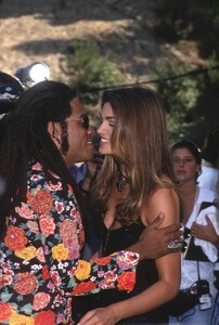 199333-CINDY-CRAWFORD-LENNY-KRAVITZ-Original-35mm (1).jpg