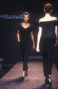 1425666702_PacoRabanne1998WomenRTW80.thumb.jpg.31f9ffad9cad1d98c7891a2882b7f7c0.jpg