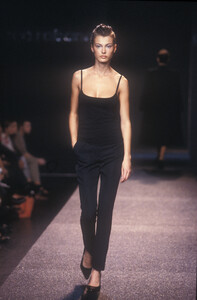 1506737769_PacoRabanne1998WomenRTW5.thumb.jpg.0df6e0a3370a34658707f396c10ac2a9.jpg