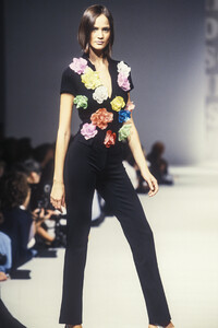 1585416070_Missoni1996WomenRTW25.thumb.jpg.a57eea4d7066f6b59bb6d046e51eece6.jpg