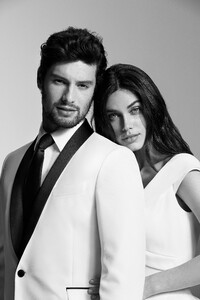 1610547675342730-carlo-pignatelli-for-pronovias-abiti-da-sposo-lofficielitalia3.jpg