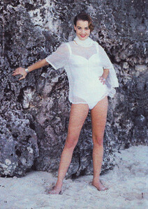 1676378167_GraziaItaly29July199010.thumb.jpg.3fd234b05fb623fb801c5bf94d86498a.jpg
