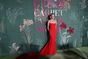 Amber+Valletta+Green+Carpet+Fashion+Awards+84145EhuBXll.jpg