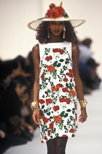 1716969342_YvesSaintLaurent1992WomenRTW151.thumb.jpg.459e296d043bacf042eb6b57cc9f5c65.jpg