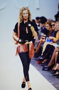 1775154903_GUCCI-SPRING-1993-KAREN-MULDER(1).thumb.jpg.ac88056e0f127889f48a27e8c1027bd1.jpg