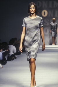 1822024628_Missoni1996WomenRTW77.thumb.jpg.ca406d4fb0df72d96c46cf277add3750.jpg