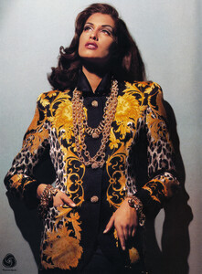 Yasmeen Ghauri-1.jpg