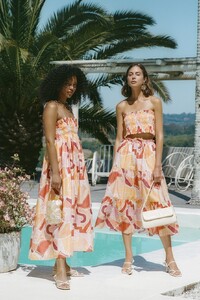 e paradise-crop-485653.jpg