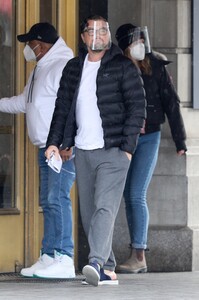 leo230121BZNimage104.jpg