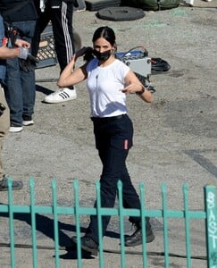        gon180121BZNimage105.jpg