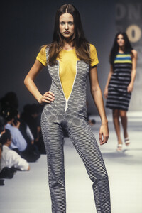 1949339180_Missoni1996WomenRTW6.thumb.jpg.ed6a334b2b03f6a04036cdeb142d069a.jpg