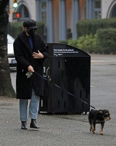       lil300121BZNimage7.jpg