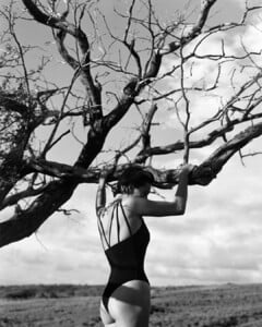 French Vogue 1990 Havaii (2).jpg