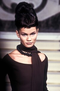 2029636357_JeanPaulGaultier1999HauteCouture152.thumb.jpg.d8f2d42646477bf27528413f77746e64.jpg