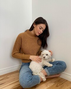 2134895986_ardene_136058410_421241758993805_3447583751813789954_n(1).thumb.jpg.7af6f59cf7e6b120d529d8b369093e3d.jpg