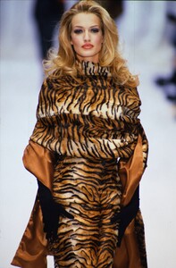 2138033624_complice-fw-1992(2).thumb.jpg.b9e17ee68c7dba87ab17934dd7bf5545.jpg