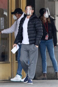 leo230121BZNimage105.jpg