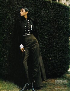 260821761_VOGUEITALIAOCTOBER1993StileImperoArthurElgort2.thumb.jpg.02717922ab8a15e0882da8c6ac88fa61.jpg