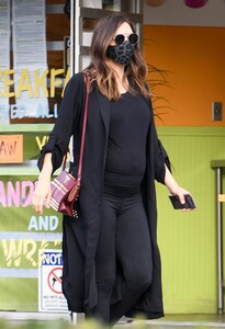        kat110121BZNimage106.jpg