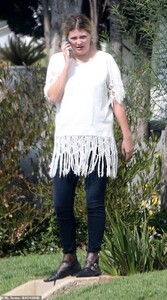 34176680-8822065-Relaxed_Barton_looked_lovely_in_a_short_sleeve_white_fringed_top-m-46_1602213741106.jpg