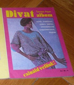 DIVAT ALBUM LINDA.jpg