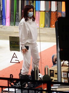 37419892-0-image-a-192_1609354543568.thumb.jpeg.4d8cd18b3d26ad13c1c82bb8d53ece74.jpeg