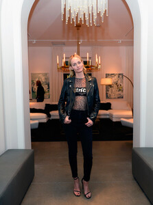 Amber+Valletta+RH+Restoration+Hardware+Celebrates+j9ZfCGcxQIwl.jpg