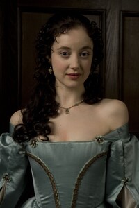 546457349_AngelicaFanshawe3AndreaRiseborough_122_912lo.jpg