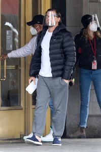 leo230121BZNimage107.jpg