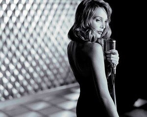 560full-arielle-dombasle.thumb.jpg.98b6bc025626599fc77f547fb5ad23e0.jpg