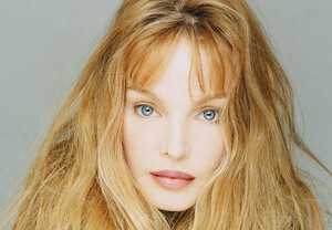 620full-arielle-dombasle.jpg