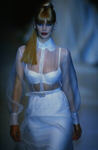 Christian Dior Spring 1996 (24).jpg