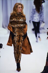 63058327_complice-fw-1992(4).thumb.jpg.6066739c1962d67c22f77b9ce5a041e0.jpg
