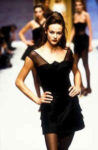 654503491_HerveLeger1996WomenRTW137.thumb.jpg.7369fcb047d95577fe0e0e970348b885.jpg