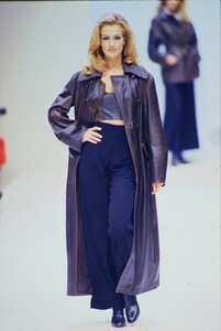 678822574_karen-mulder(7).thumb.jpg.12283974349c06d4f3f173cf5cfbe4a2.jpg