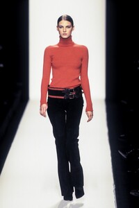704693606_MichaelKors1999WomenRTW14.thumb.jpg.4cadee6274696e00c20c2464eaca1399.jpg